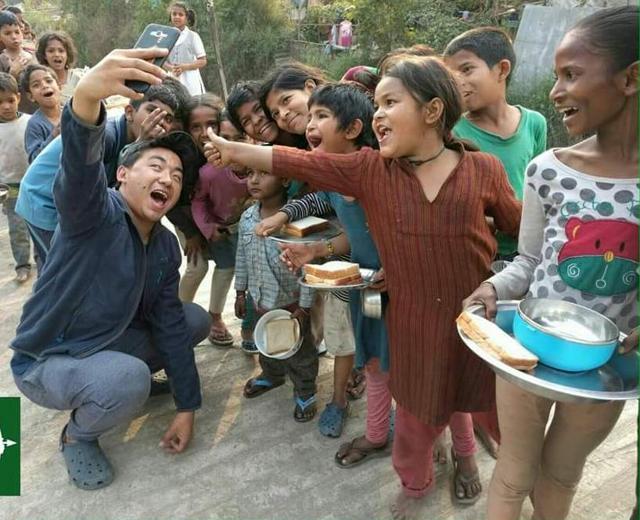 College volunteers say the experience is heartwarming and enriching. College volunteers say the experience is heartwarming and enriching.