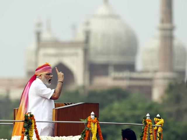 PM Narendra Modi addresses the nation during the 70th Independence Day function at the Red Fort in New Delhi.(ARVIND YADAV/HT PHOTO)