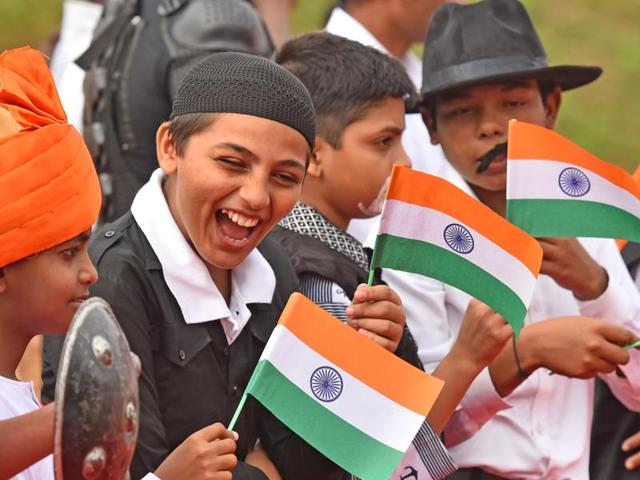 Children dressed up as freedom fighters  at Bandra in Mumbai on Monday. (Vidya Subramanian/HT PHOTO) 