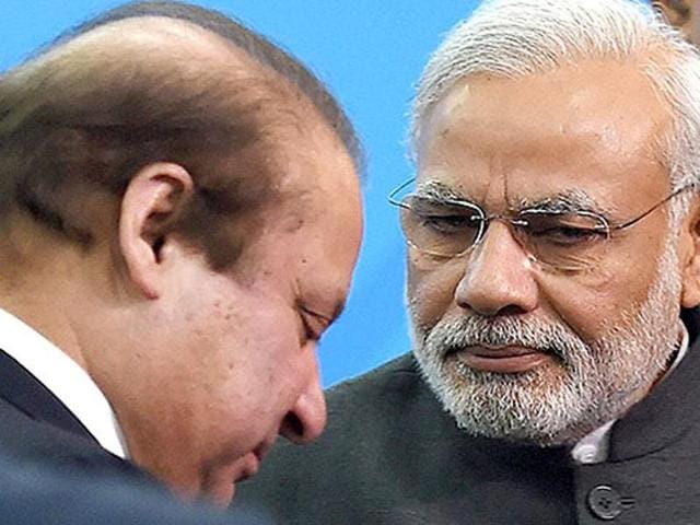 Prime Minister Narendra Modi with Pakistani Prime Minister Nawaz Sharif at the Shanghai Cooperation Organization summit in Ufa, Russia.(PTI file photo)