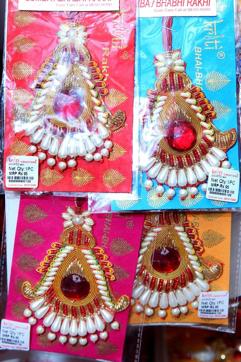 Ornate loombas are available in a variety of options too. (Prabhas Roy/HT Photo)