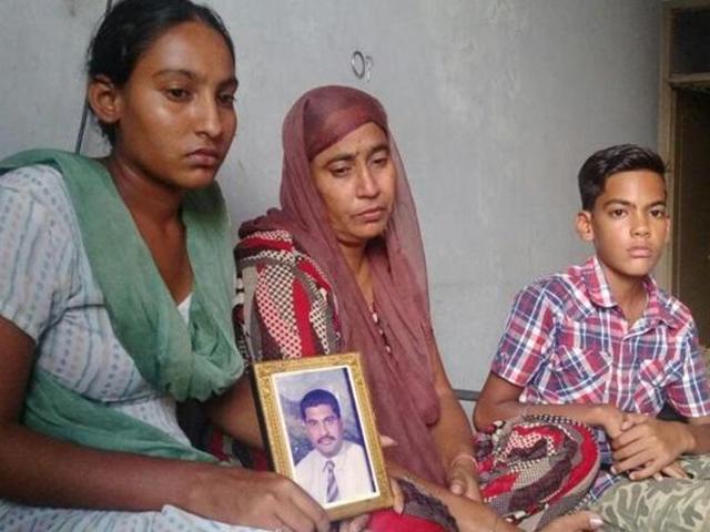 From left: Gurdip Singh’s daughter Manjot Kaur, wife Kulwinder Kaur and son Sukhbir Singh at their house in Khehra Mohalla of Nakodar in Jalandhar district. (HT File Photo) From left: Gurdip Singh’s daughter Manjot Kaur, wife Kulwinder Kaur and son Sukhbir Singh at their house in Khehra Mohalla of Nakodar in Jalandhar district. (HT File Photo)