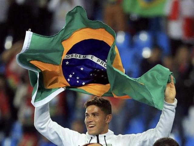 Rio 2016 Soaring Da Silva Is Brazil S New Darling Hindustan Times