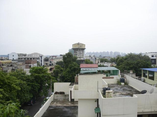 A total of 130 Higher Income Group flats and 1200 Lower Income Group flats were constructed in the locality by the Uttar Pradesh Housing Development Board in 1994. (Sakib Ali/HT Photo) A total of 130 Higher Income Group flats and 1200 Lower Income Group flats were constructed in the locality by the Uttar Pradesh Housing Development Board in 1994. (Sakib Ali/HT Photo)