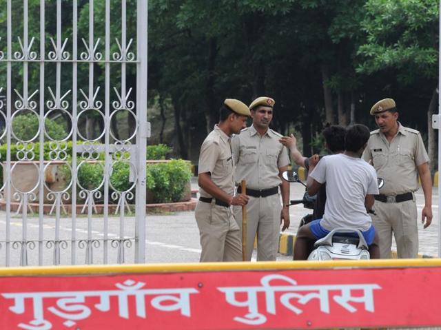 Cops had a tough time in dispersing the fighting players who indulged in fist fights with some even brandishing weapons. As many as 12 players were injured in the fight. (Parveen Kumar/HT File photo) Cops had a tough time in dispersing the fighting players who indulged in fist fights with some even brandishing weapons. As many as 12 players were injured in the fight. (Parveen Kumar/HT File photo)