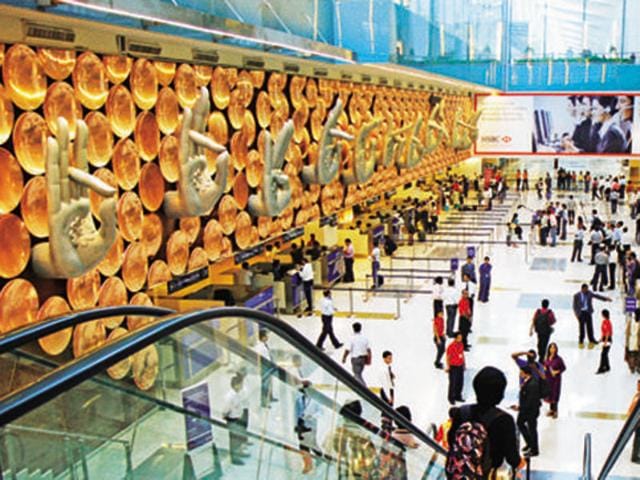 Seen here is the Terminal 3 of the IGI Airport in New Delhi. A major overhaul of the security infrastructure at airports across India is on the cards over an increased threat of terrorist attack.(Ajay Aggarwal/ HT File Photo)