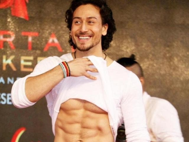 This will be Tiger’s third film after Heropanti (2014) and Baaghi (2016). Here, he shows off his chiseled abs on popular demand. The handsome Jatt and his babe are scheduled to meet us on August 25 at theatres near us. (IANS)