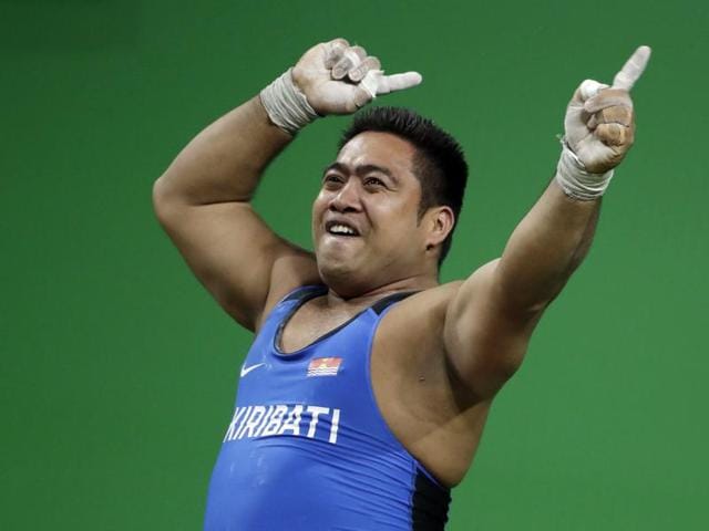 David Katoatau of Kiribati got more cheers than any other lifter, including a Brazilian, throughout the men’s 105kg B group in Rio on Monday. (REUTERS) David Katoatau of Kiribati got more cheers than any other lifter, including a Brazilian, throughout the men’s 105kg B group in Rio on Monday. (REUTERS)