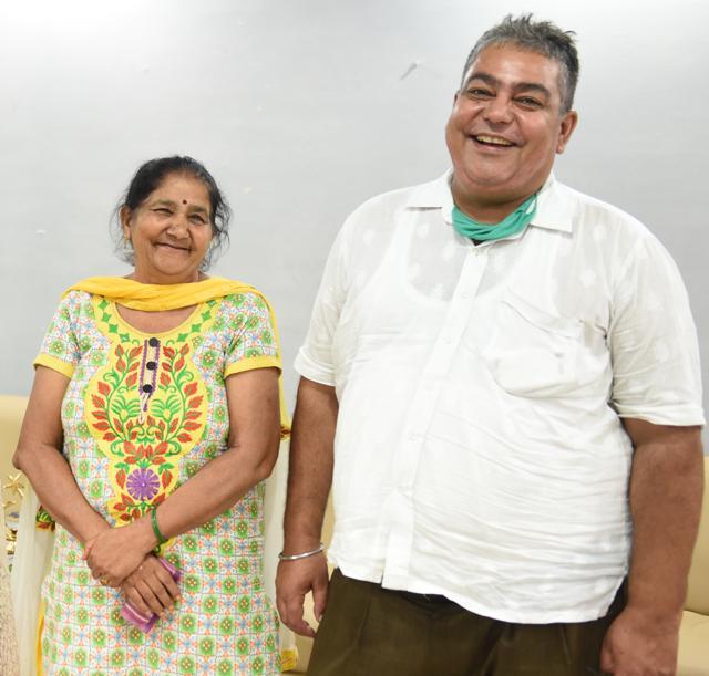 Kamlesh Rani with brother Kewal, to whom she gave a kidney, in Chandigarh on Wednesday (Sanjeev Sharma/HT Photo) Kamlesh Rani with brother Kewal, to whom she gave a kidney, in Chandigarh on Wednesday (Sanjeev Sharma/HT Photo)