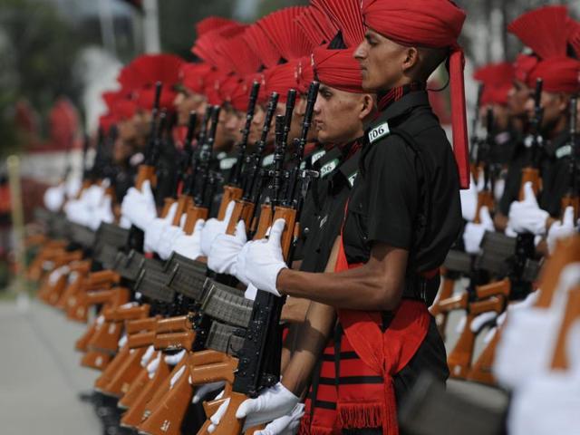Of the 308 soldiers, 116 were from Kashmir valley and the Muslim-dominated areas of Jammu and have undergone a rigorous 11-month training at the Rangreth centre. (Waseem Andrabi/HT Photo) Of the 308 soldiers, 116 were from Kashmir valley and the Muslim-dominated areas of Jammu and have undergone a rigorous 11-month training at the Rangreth centre. (Waseem Andrabi/HT Photo)