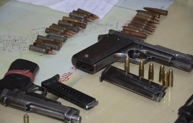 A week ago, Ghaziabad police recovered an AK-47, two magazines and two 9mm factory-made pistols from a bag thrown by two assailants after the attack on BJP’s Brijpal Teotia. (Sakib Ali / HT Photo)