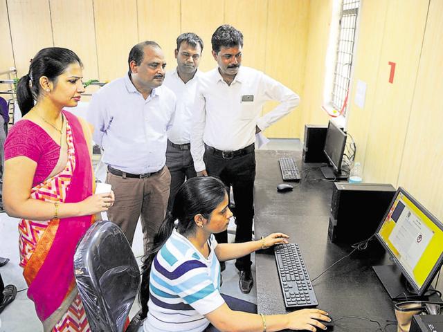 The transport office in Gautam Budh Nagar admitted that some questions in the test did not pertain to driving licence and said they will ask the department to revise the question paper. (Sunil Ghosh/HT) The transport office in Gautam Budh Nagar admitted that some questions in the test did not pertain to driving licence and said they will ask the department to revise the question paper. (Sunil Ghosh/HT)
