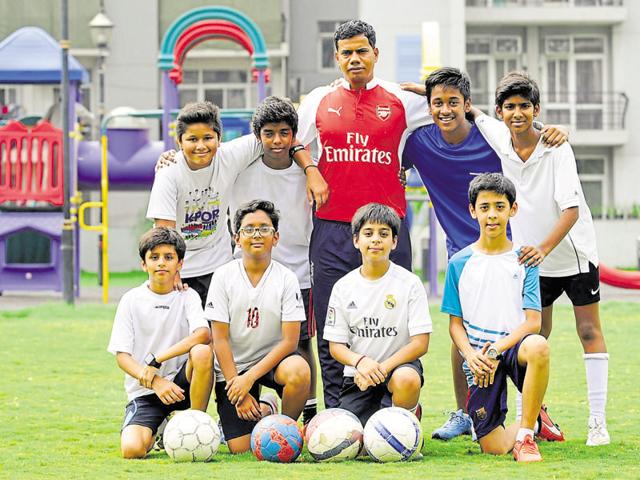 FC Grand Omaxe, a junior football team from Sector 93B, are first-time participants in the Hindustan Times Great Indian Football Action. (Sunil Ghosh/HT Photo) FC Grand Omaxe, a junior football team from Sector 93B, are first-time participants in the Hindustan Times Great Indian Football Action. (Sunil Ghosh/HT Photo)