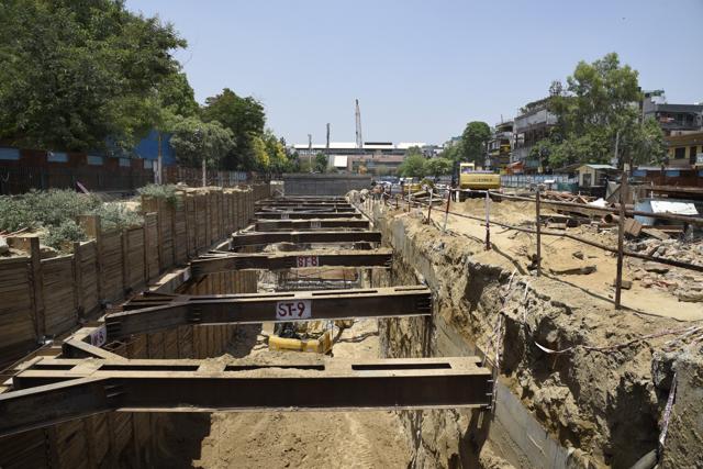The upcoming station is underground so passengers can take the FoB, currently under construction, to go to the first floor of existing station. (Tribhuwan Sharma / HT File) The upcoming station is underground so passengers can take the FoB, currently under construction, to go to the first floor of existing station. (Tribhuwan Sharma / HT File)