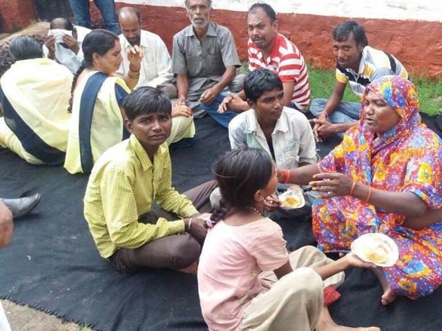 Ram Bai spends time along with her three sons in Satnna Centra Jail on Wednesday. (HT photo) Ram Bai spends time along with her three sons in Satnna Centra Jail on Wednesday. (HT photo)