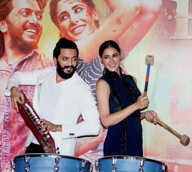 Bollywood actors Riteish Deshmukh and Nargis Fakhri during the trailer launch of the movie Banjo, in Mumbai on Tuesday. (PTI) Bollywood actors Riteish Deshmukh and Nargis Fakhri during the trailer launch of the movie Banjo, in Mumbai on Tuesday. (PTI)