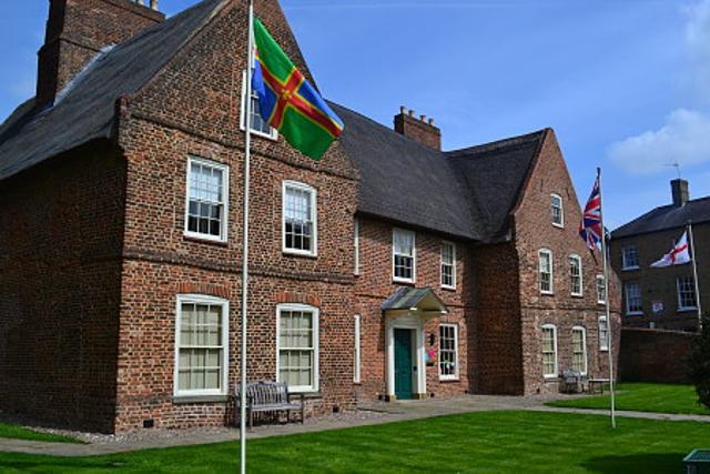 Alford Manor House (Courtesy alfordmanorhouse.co.uk) Alford Manor House (Courtesy alfordmanorhouse.co.uk)