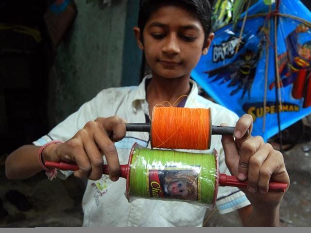 The ban imposed on Chinese manjha last year is no longer in force and the administration has no plan to reimpose it.(Arun Mondhe/HT Photo)