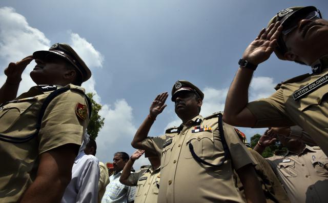 The Delhi High Court on Wednesday directed the Centre to consider enhancing the salary of its 80,000-strong Delhi Police force, to bring it on a par with the Chandigarh Police.(Ravi Choudhary/Hindustan Times)