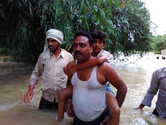 Flooding of rivers has been reported from Shahdol, Sidhi, Singrauli, Katni, Sagar and Chhatarpur districts.(HT photo)
