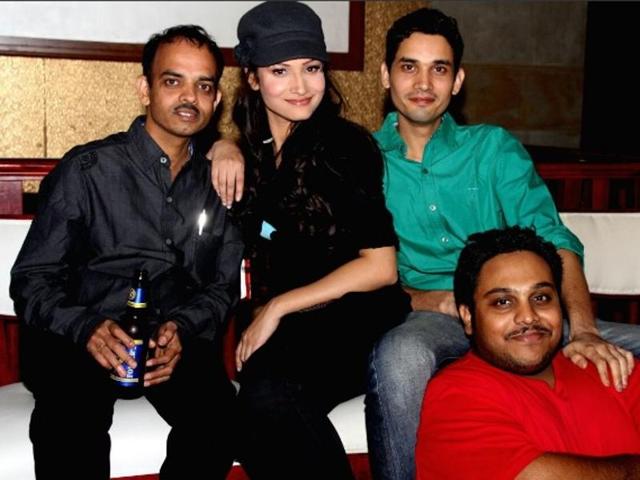 Aankita S Lokhaande celebrated Raksha Bandhan with her brothers and posted a photo where she is seen chilling with them. (Twitter)