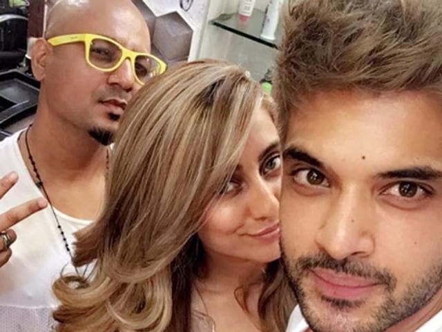 Karan Kundra and his girlfriend VJ Anusha Dandekar got their hair coloured blonde. Karan posted a photo on instagram. (instagram)
