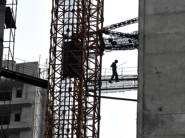 Labour ministry will come out with a scheme to provide low-cost housing for retirement fund body Employees’ Provident Fund Organisation (EPFO) subscribers. (Sunil Ghosh /HT File Photo) Labour ministry will come out with a scheme to provide low-cost housing for retirement fund body Employees’ Provident Fund Organisation (EPFO) subscribers. (Sunil Ghosh /HT File Photo)