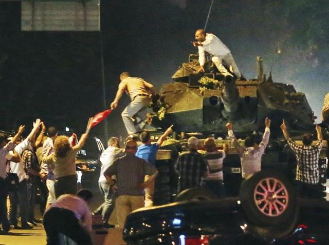 External affairs minister Sushma Swaraj with Turkish foreign minister Mevlut Cavusoglu of Turkey in New Delhi on Friday.(PTI Photo)