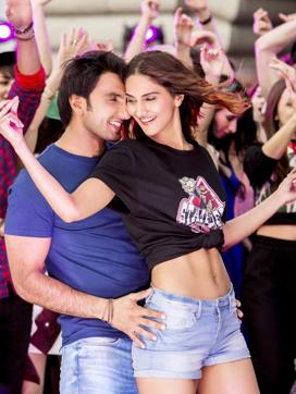 Ranveer Singh and Vaani Kapoor in an exclusive still from Befikre. Ranveer Singh and Vaani Kapoor in an exclusive still from Befikre.