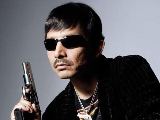 Kamaal R Khan’s silly dance moves on Beat Pe Booty from Remo D’Souza’s upcoming film A Flying Jatt, starring Jacqueline Fernandez and Tiger Shroff are super awkward.