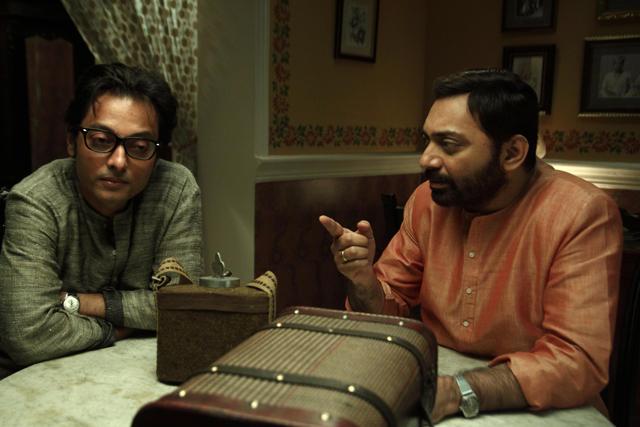 Kahaani director Sujoy Ghosh (left) as Byomkesh Bakshi in director Rituparno Ghosh’s last film Satyanweshi in 2013. (Shree Venkatesh Films) Kahaani director Sujoy Ghosh (left) as Byomkesh Bakshi in director Rituparno Ghosh’s last film Satyanweshi in 2013. (Shree Venkatesh Films)