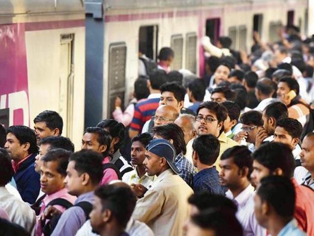 To access this service, smartphone users will have to register their mobile numbers on the private telecom operator’s page.(HT File Photo)