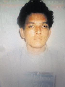 Ravi Kapoor used to pose as a Delhi Police personnel and extort money from vendors, shopkeepers and even labourers. Ravi Kapoor used to pose as a Delhi Police personnel and extort money from vendors, shopkeepers and even labourers.