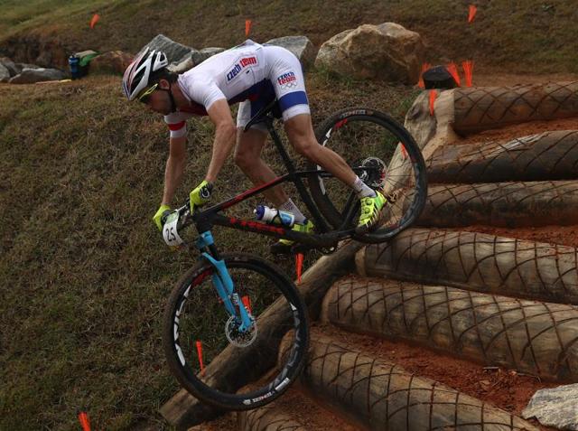 Jan Skarnitzl of Czech Republic traverses the treacherous conditions. (Getty Images)