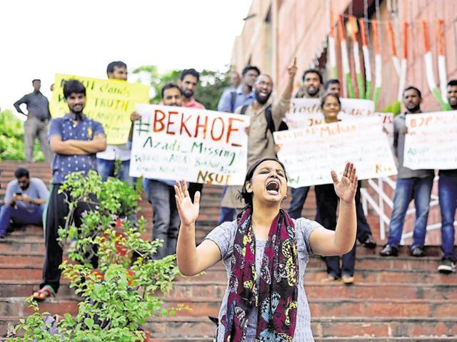 Students protest at JNU after 28-year-old PhD student on Sunday filed a rape complaint against another student, police said. (Arun Sharma/Hindustan Times) Students protest at JNU after 28-year-old PhD student on Sunday filed a rape complaint against another student, police said. (Arun Sharma/Hindustan Times)