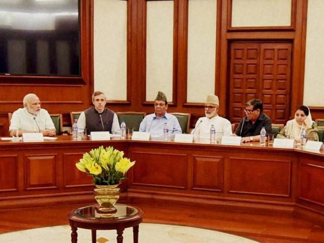 Prime Minister Narendra Modi chairs a meeting with a delegation of opposition parties from Jammu and Kashmir.(PTI)