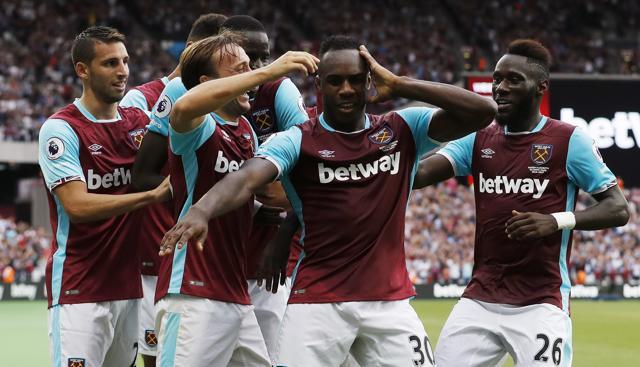 West Ham United's Michail Antonio celebrates scoring their first goal with team mates. (REUTERS) West Ham United's Michail Antonio celebrates scoring their first goal with team mates. (REUTERS)