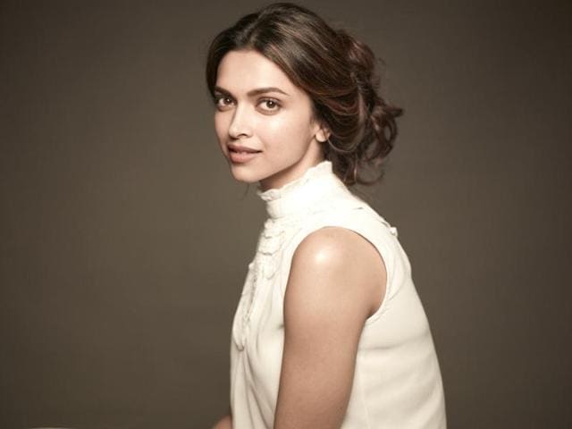 Deepika Padukone uploads videos on her social media accounts, in which she is seen working out. These videos have now motivated her fans, who, have been making their own fitness videos and tagging her social media. Deepika Padukone uploads videos on her social media accounts, in which she is seen working out. These videos have now motivated her fans, who, have been making their own fitness videos and tagging her social media.
