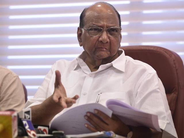 Mumbai Cricket Association President Sharad Pawar during a press conference at MCA in Mumbai.(Hindustan Times)