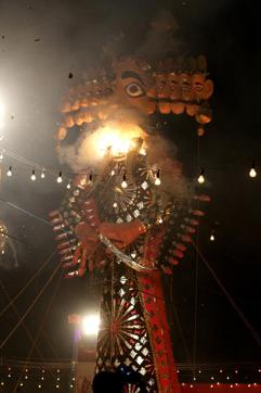 Actor Vivek Oberoi and politician Rajnath Singh burned the effigy of Ravana last year in the Ramlila organised by Luv Kush Ramleela Committee. (Virendra Singh Gosain/ HT ) Actor Vivek Oberoi and politician Rajnath Singh burned the effigy of Ravana last year in the Ramlila organised by Luv Kush Ramleela Committee. (Virendra Singh Gosain/ HT )