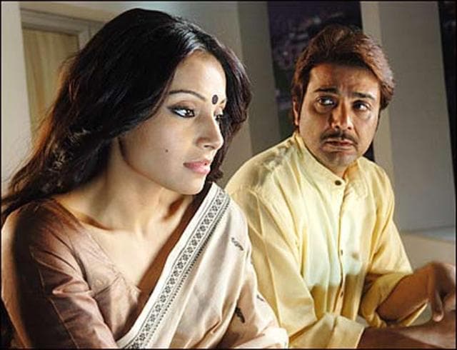 Bipasha Basu’s voice in Shob Choritro Kalponik was dubbed by Sohini Sengupta. (YouTube) Bipasha Basu’s voice in Shob Choritro Kalponik was dubbed by Sohini Sengupta. (YouTube)