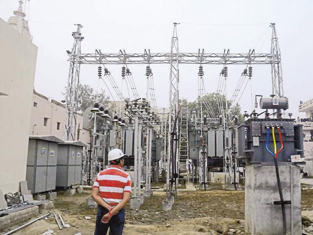 The Smart Grid project will improve the ageing power infrastructure in Gurgaon and ensure 24-hour supply to the city that is notorious for outages. (Parveen Kumar/ht file photo) The Smart Grid project will improve the ageing power infrastructure in Gurgaon and ensure 24-hour supply to the city that is notorious for outages. (Parveen Kumar/ht file photo)