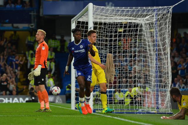 Michy Batshuayi (C) celebrates scoring Chelsea’s third goal. (AFP) Michy Batshuayi (C) celebrates scoring Chelsea’s third goal. (AFP)