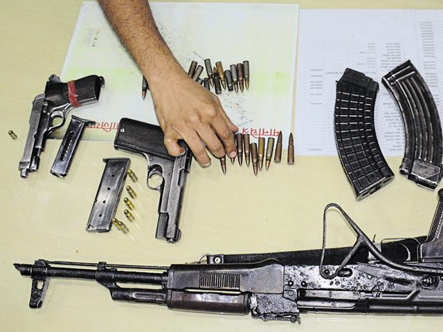 Police said that 32 rounds were fired from the AK-47, 11 from .32 calibre pistols and 7 from .30 calibre pistols.(Sakib Ali/HT)