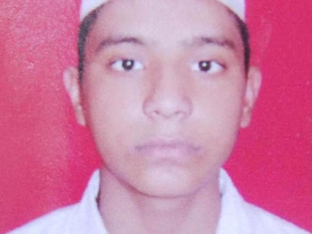 15-year-old Zeeshan was tied to a tree and tortured to death allegedly by six people from his neighbourhood at Kalcheena, Modi Nagar town, in Ghaziabad. (Sakib Ali /HT Photo) 15-year-old Zeeshan was tied to a tree and tortured to death allegedly by six people from his neighbourhood at Kalcheena, Modi Nagar town, in Ghaziabad. (Sakib Ali /HT Photo)
