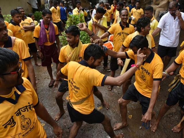 Dahi Handi Celebrations at a Kalachowki mandal, Mumbai. (Pratham Gokhale/HT PHOTO) Dahi Handi Celebrations at a Kalachowki mandal, Mumbai. (Pratham Gokhale/HT PHOTO)