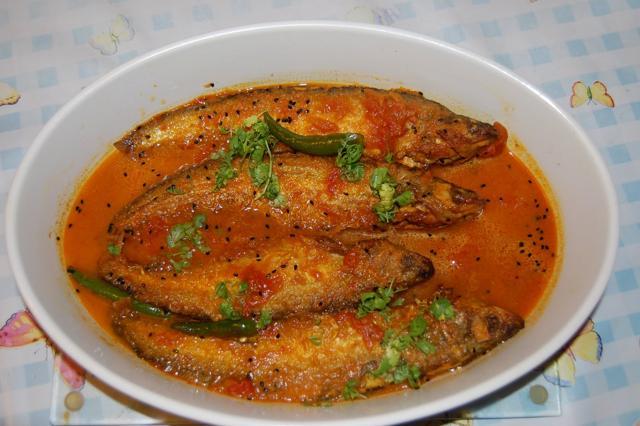 Pabda macher jhal is one of Bengal’s favourite dishes. (HT Photo)