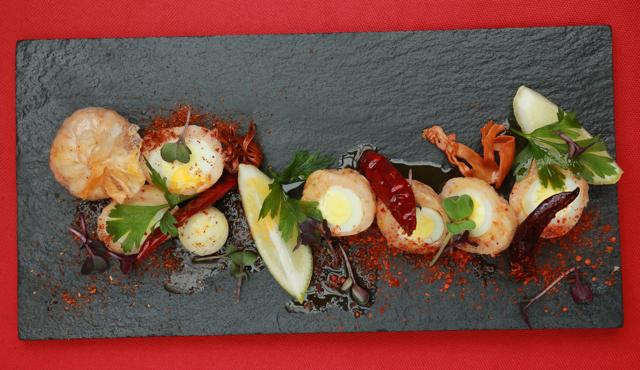 Chef Saby’s ‘Machhli Mein Parinda’ (Amal KS/HT Photo) Chef Saby’s ‘Machhli Mein Parinda’ (Amal KS/HT Photo)