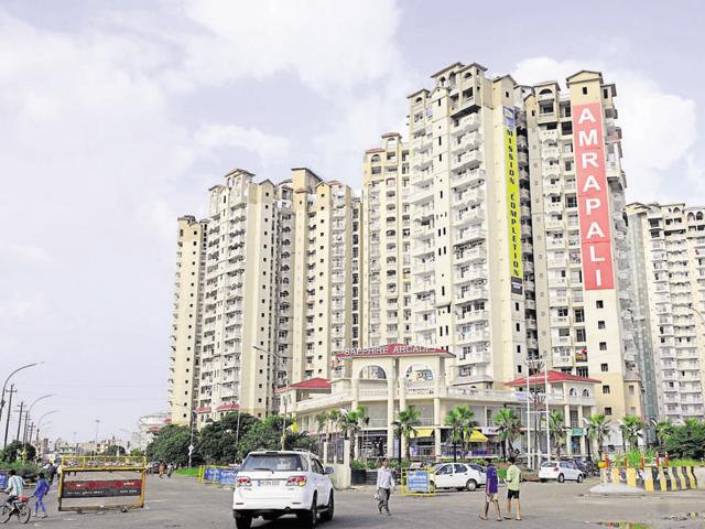 Amrapali Saphhire residents had complained to the regulatory commission in June this year. (Sunil Ghosh/HT Photo) Amrapali Saphhire residents had complained to the regulatory commission in June this year. (Sunil Ghosh/HT Photo)