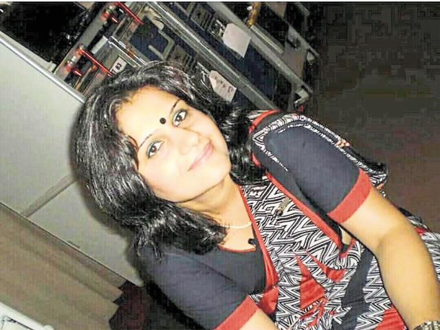 The Innova that crashed into a truck which braked suddenly. The cab in which airhostess Shakambri Zutshi Dhar was travelling hit the Innova from behind.